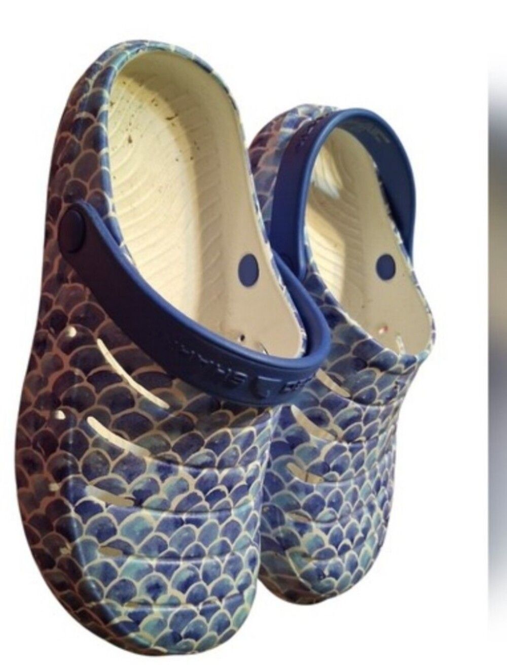 Sandals Clogs Croc-like Blue White Waterproof Rugged Shark Fish Scale Size 4